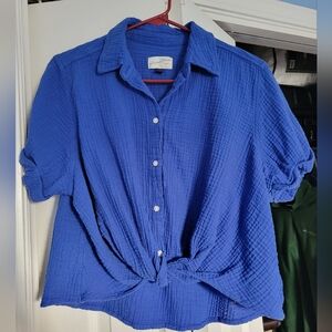 Universal Thread Blue Casual Button Down Shirt